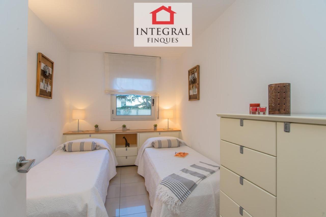 Palamos Beachfront Apartment ภายนอก รูปภาพ